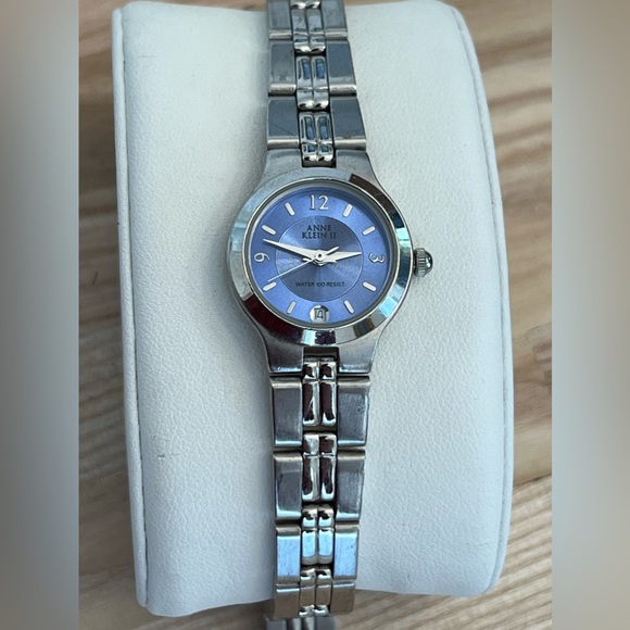 Anne Klein Ladies Watch Blue Dial Stainless Water Resistant 100 - Picture 3 of 10